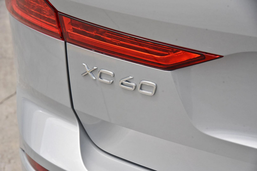 2023 Volvo XC60  Ultimate B5 Bright SUV Image 16