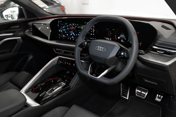 2026 Audi Q5 e-hybrid 270kW SUV image 6