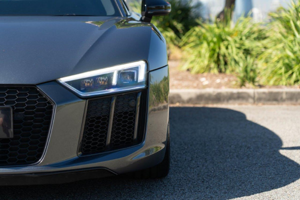 2018 Audi R8 V10 RWS  Coupe Image 8
