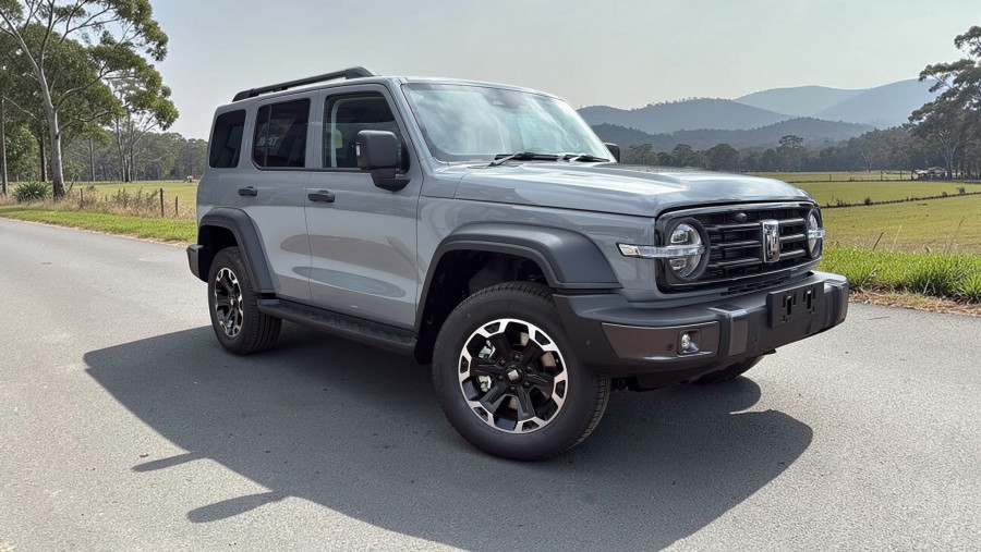 2026 GWM Tank 300 P01 Ultra Hi4-T PHEV SUV Image 1