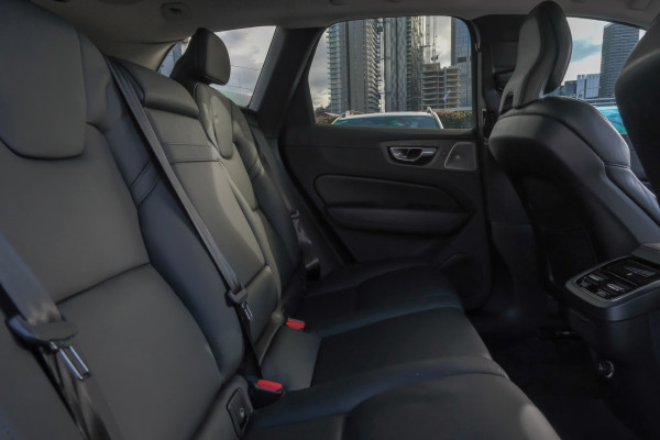 2020 Volvo XC60 UZ T5 SUV Image 9