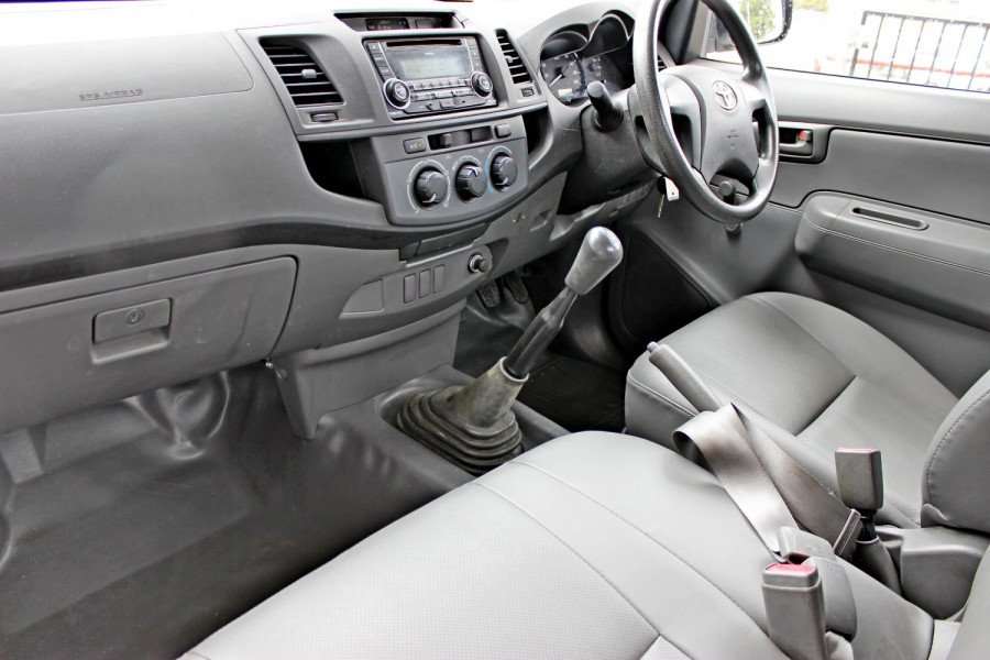2012 Toyota HiLux TGN16R  Workmate Cab chassis - single cab Image 11