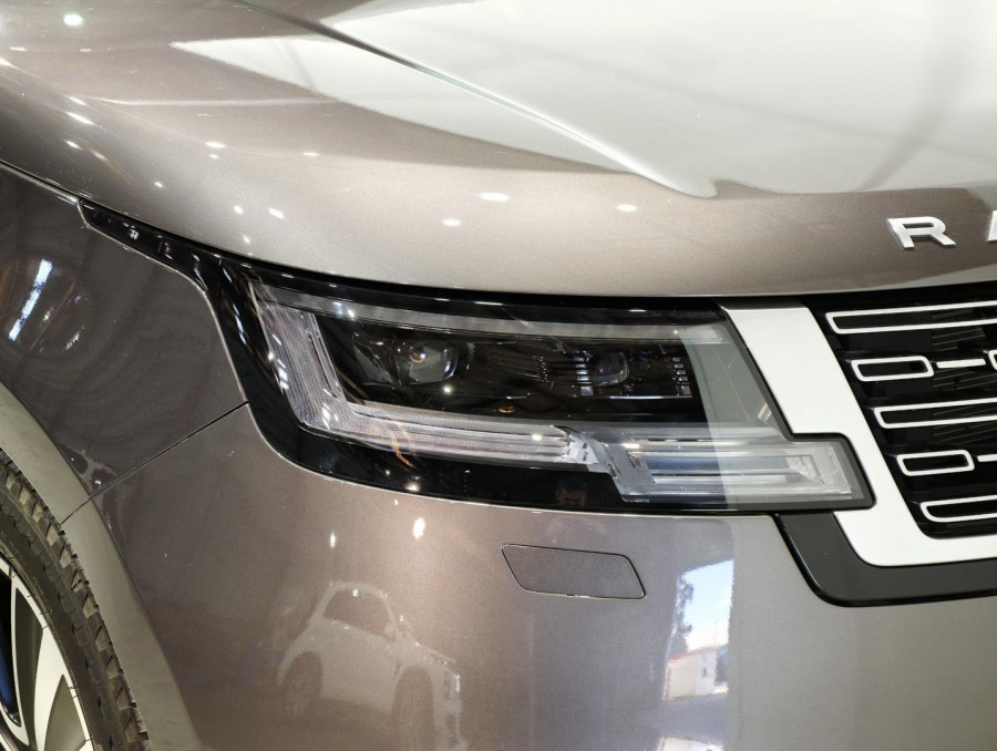 2024 MY25 Land Rover Range Rover L460 P460e Autobiography SUV Image 34