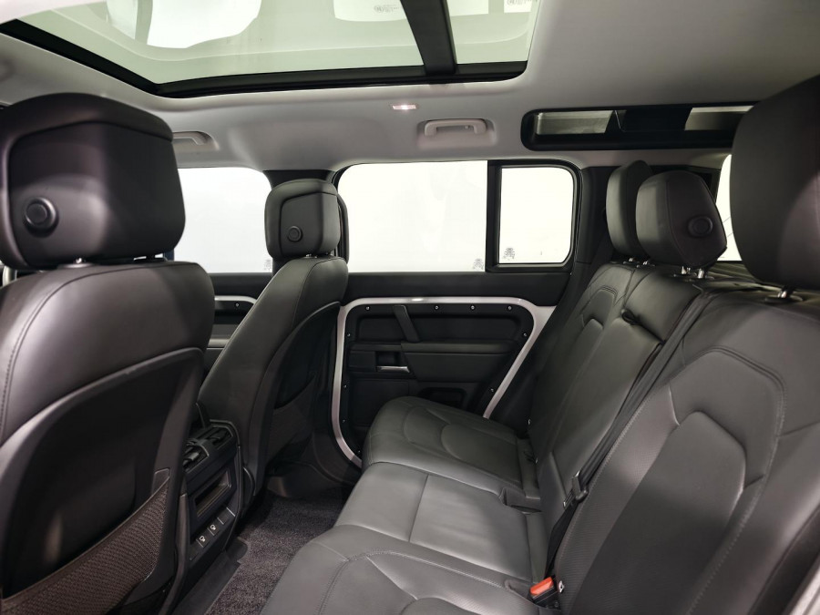 2025 MY25.5 Land Rover Defender L663 110 P400 S SUV Image 4