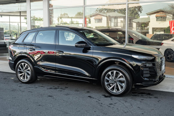 2026 Audi Q6 e-tron SUV image 3