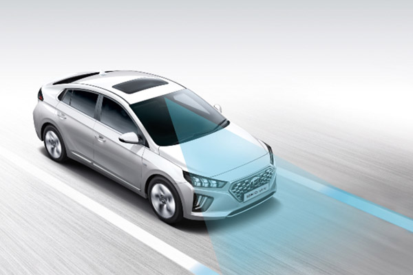 IONIQ Hybrid Hyundai SmartSense.
