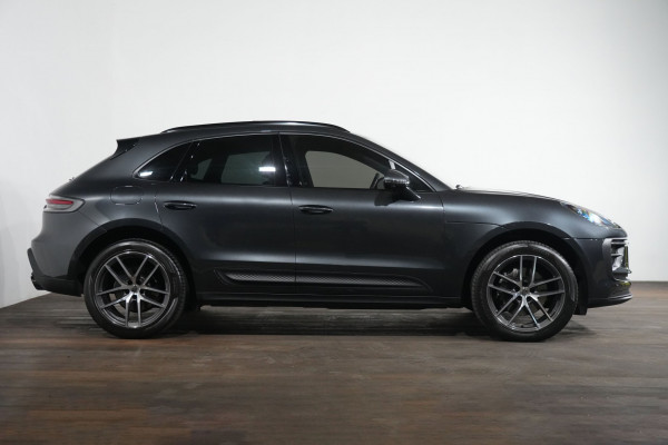2022 Porsche Macan SUV Image 4