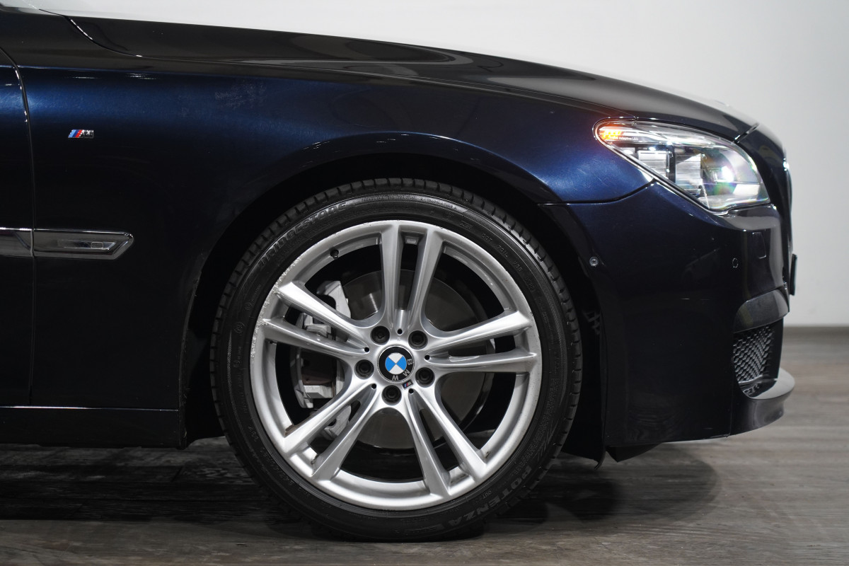 2015 BMW 7 40i Sedan Image 5