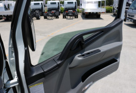 2019 Fuso Canter CREW CAB 4X4 Cab chassis