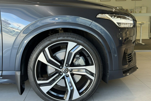 2022 Volvo XC90 L Series Recharge Plug-In Hybrid SUV Image 10