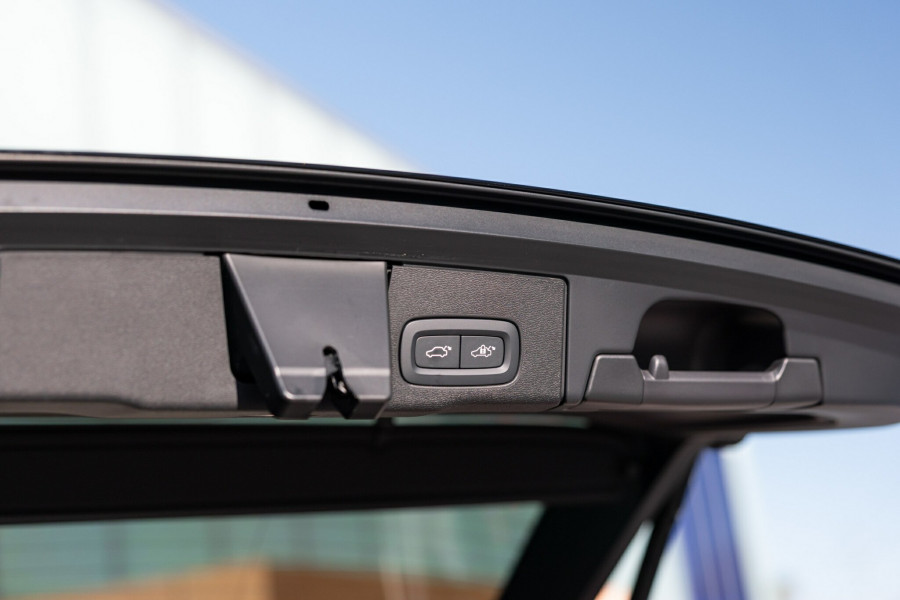 2026 Volvo XC60 UZ Ultra B5 Dark SUV Image 20