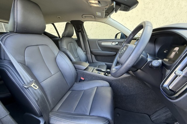 2023 Volvo XC40 XZ Plus B4 SUV Image 10
