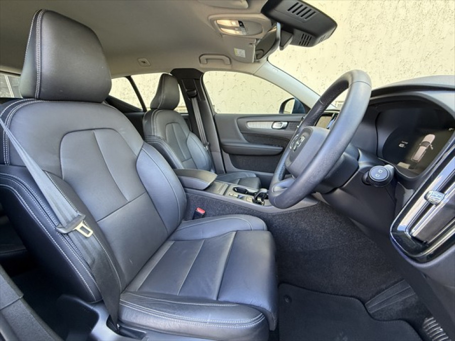 2023 Volvo XC40 XZ Plus B4 SUV Image 10