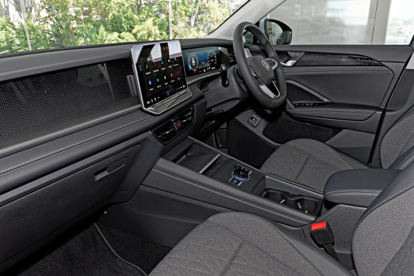 2025 Volkswagen Tayron R4 110TSI Life SUV image 8