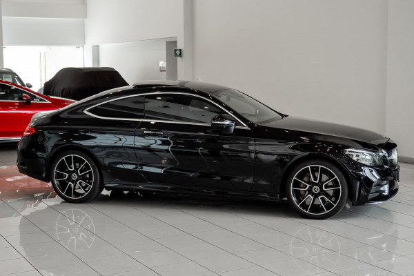 2019 Mercedes-Benz C-Class C205 C300 Coupe image 3