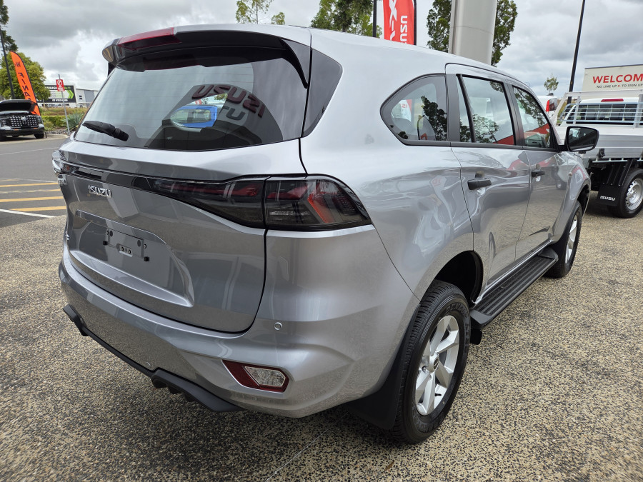 2026 MY25.5 Isuzu MU-X RJ LS-M SUV Image 3