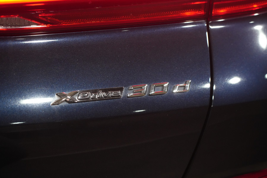 2022 BMW X6 xDrive30d M Sport Coupe Image 10