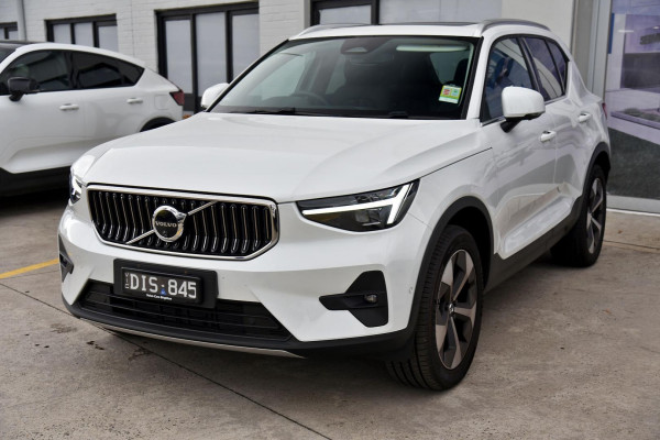 2024 MY25 Volvo XC40  Ultra B4 Bright SUV Image 3