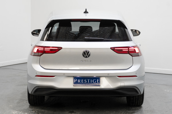 2022 Volkswagen Golf 8 110TSI Life Hatch Image 9