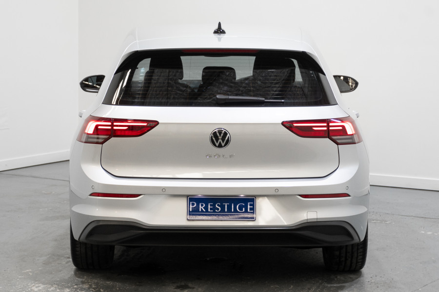 2022 Volkswagen Golf 8 110TSI Life Hatch Image 9