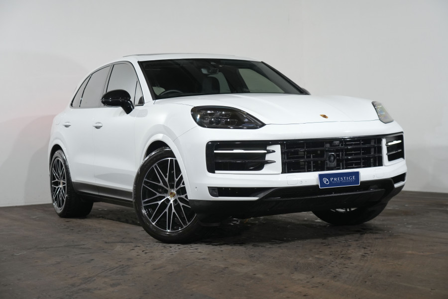 2023 Porsche Cayenne SUV Image 1