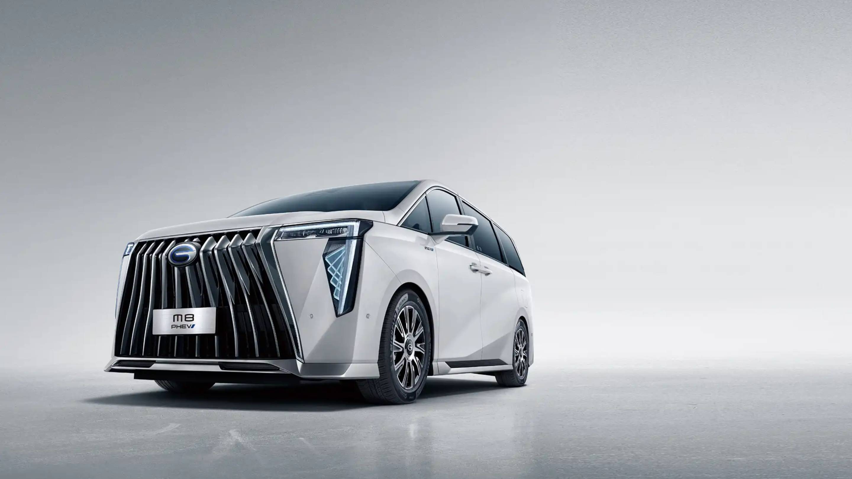 M8 PHEV Image