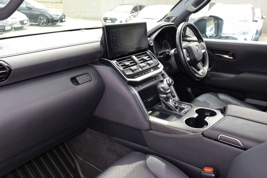 2022 Toyota LandCruiser FJA300R GR Sport SUV Image 8