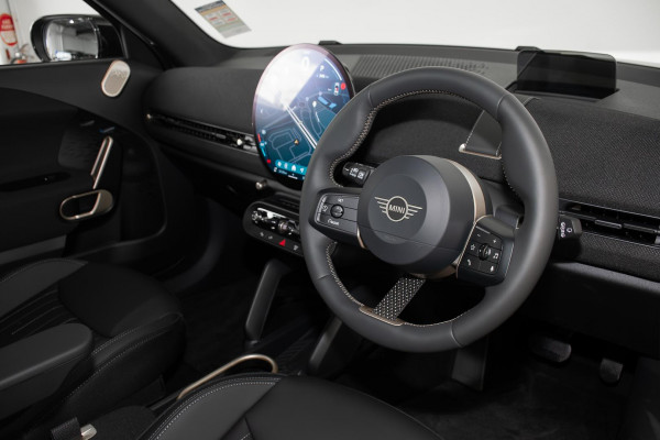 2026 MINI Aceman J05 SE Favoured Hatch