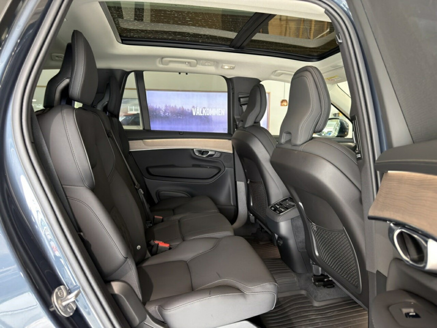 2026 Volvo XC90 L Series Plus B5 Bright SUV Image 9