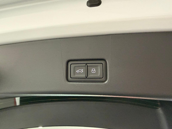 2025 Audi Q4 e-tron F4 45 SUV image 23