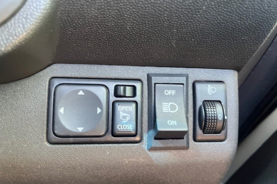 2013 Nissan Navara D40 Series 5 ST-X 550 4x4 D/C Pickup Ute Image 33