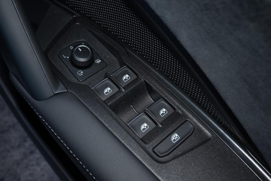2026 Volkswagen Tayron R4 200TSI eHybrid R-Line SUV