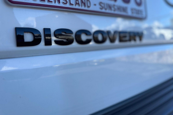 2015 Land Rover Discovery Series 4 SDV6 HSE SUV Image 25