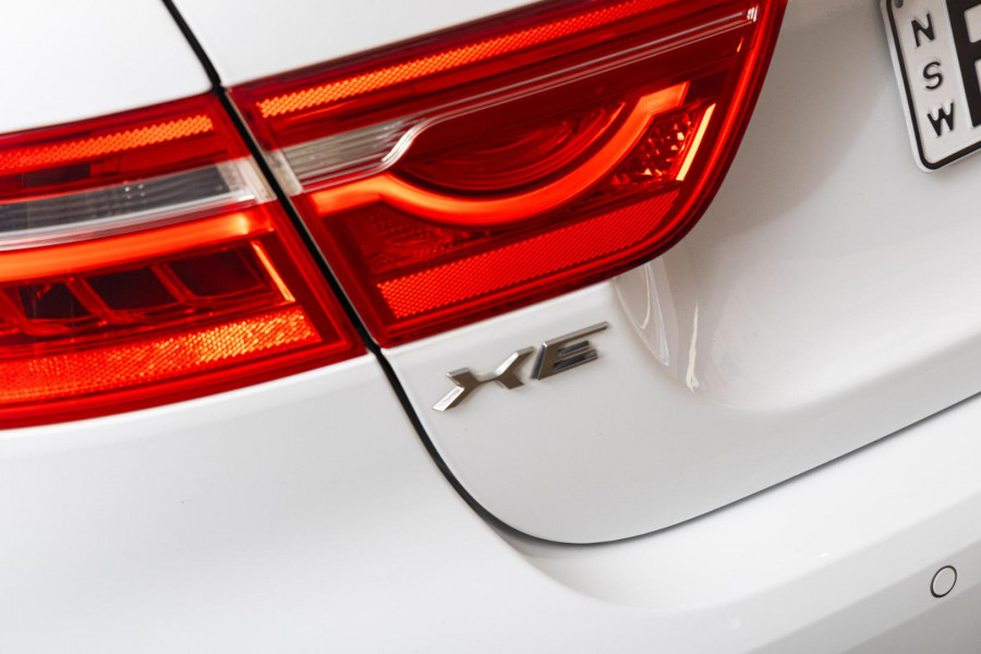 2015 MY16 Jaguar XE X760 20t Prestige Sedan