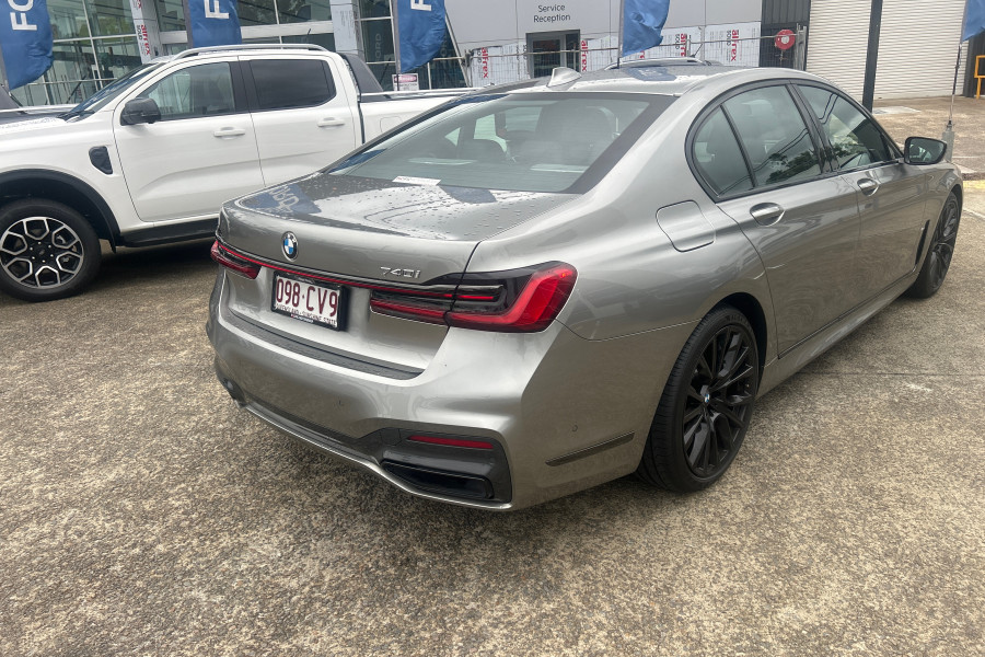 2021 BMW 7 Series G11 LCI Turbo 740i Sedan Image 6