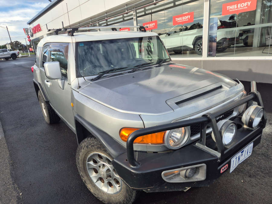2012 MY13 Toyota FJ Cruiser GSJ15R  SUV Image 4