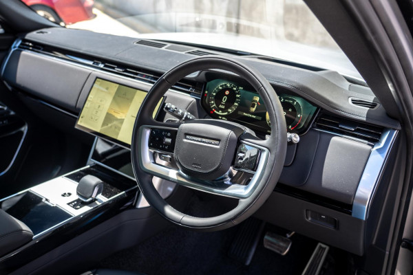 2025 Land Rover Range Rover L460 D350 HSE SUV image 3