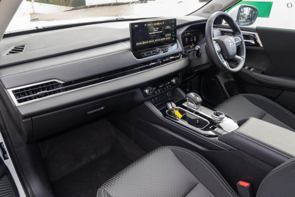 2025 Mitsubishi Outlander ZM ES SUV Image 7