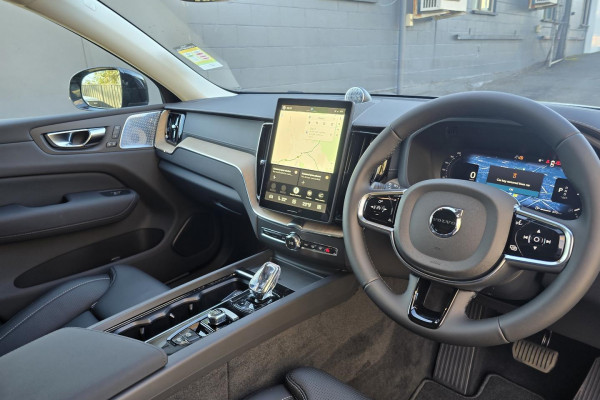 2026 Volvo XC60 UZ Ultra B5 Dark SUV Image 16
