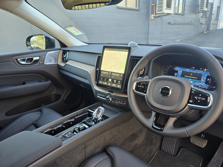 2026 Volvo XC60 UZ Ultra B5 Dark SUV Image 16