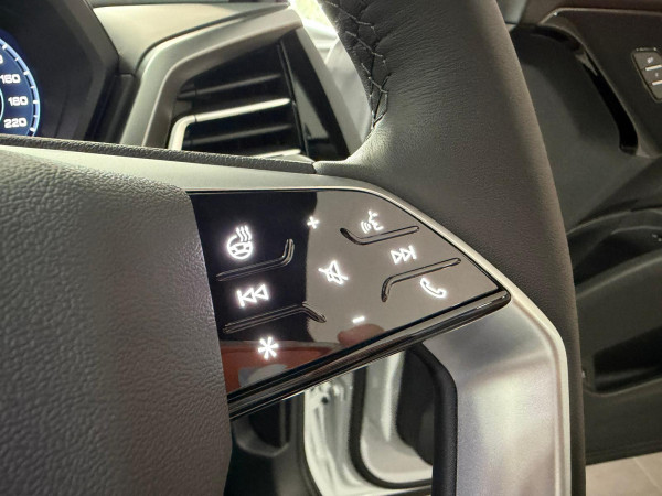 2025 Audi Q4 e-tron F4 45 SUV image 17