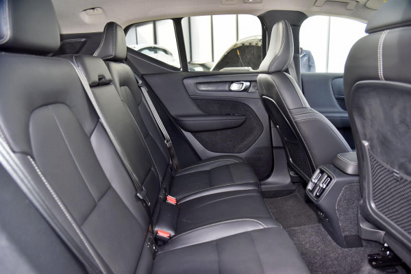 2024 MY25 Volvo XC40 XZ Ultra B4 Bright SUV Image 5