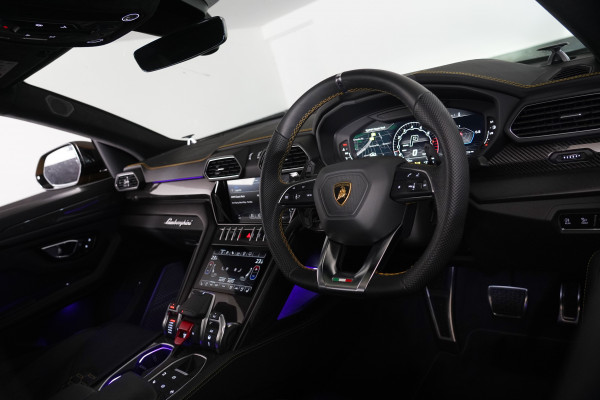 2022 Lamborghini Urus SUV Image 31