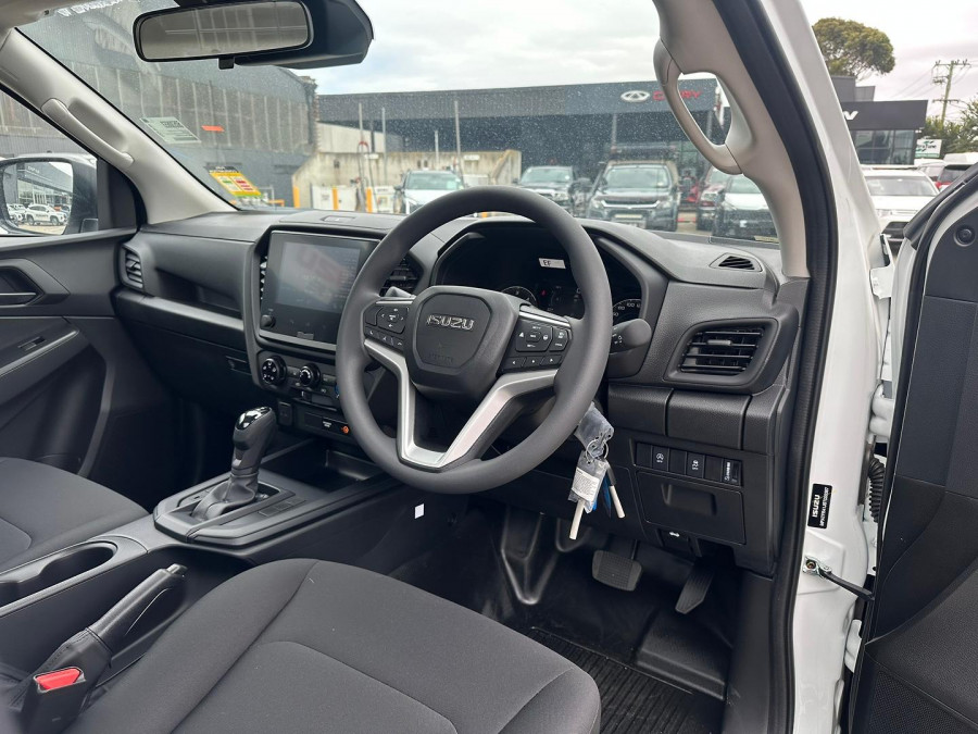 2026 MY25.5 Isuzu D-MAX RG SX High Ride Cab Chassis Image 9