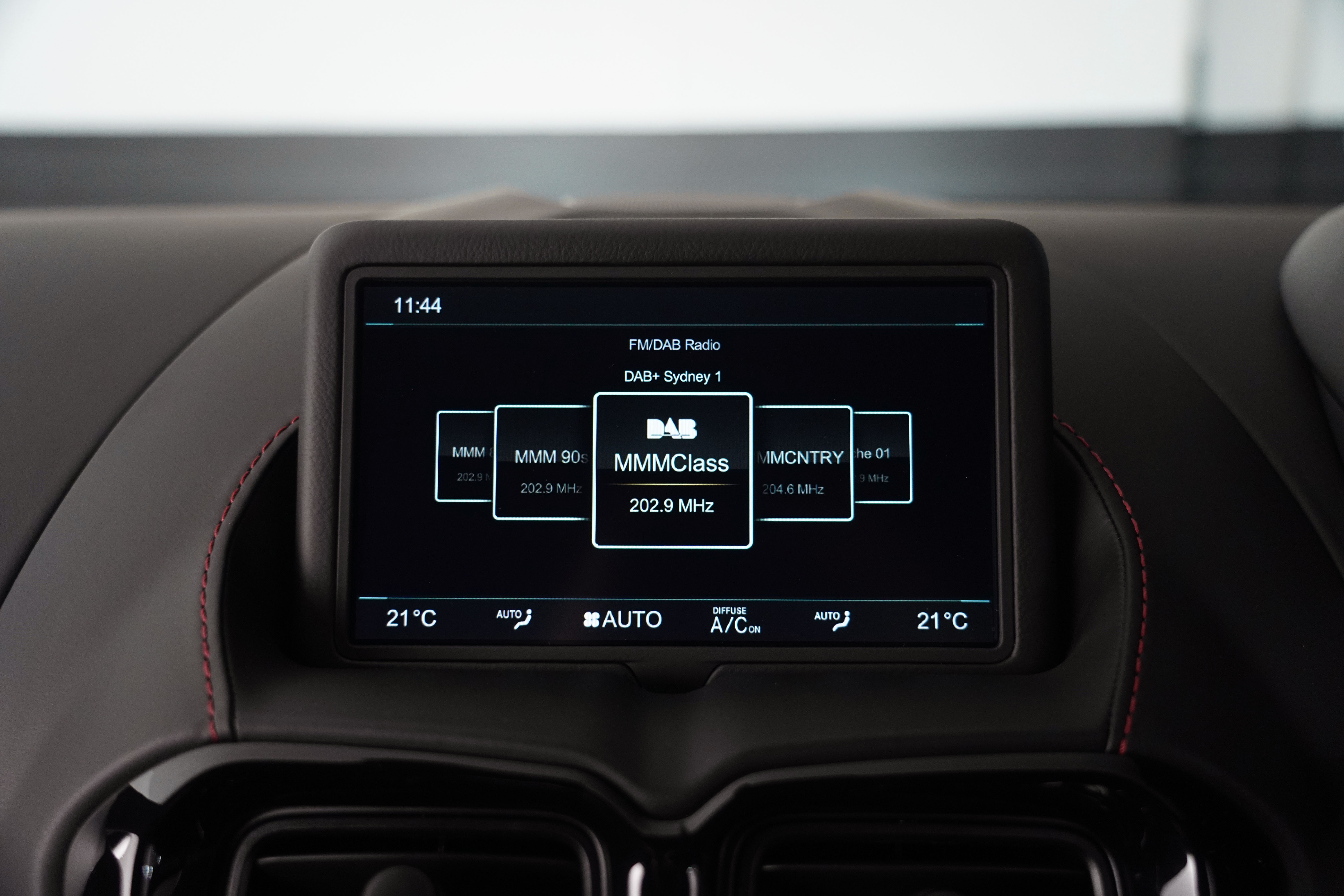 2022 Aston Martin Vantage  Coupe Image 41
