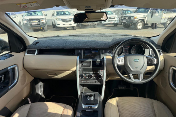 2015 Land Rover Discovery Sport L550 TD4 HSE SUV Image 26