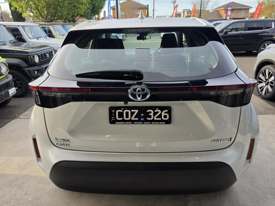 2023 Toyota Yaris Cross MXPB10R GX SUV Image 8