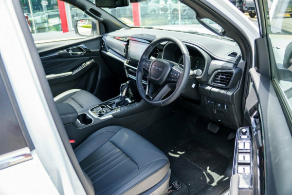 2025 MY25.5 Isuzu MU-X RJ LS-T SUV Image 17
