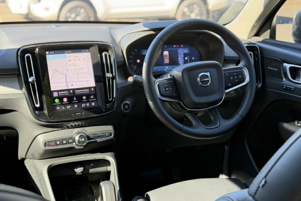 2025 Volvo XC40 XZ Plus B4 SUV Image 11