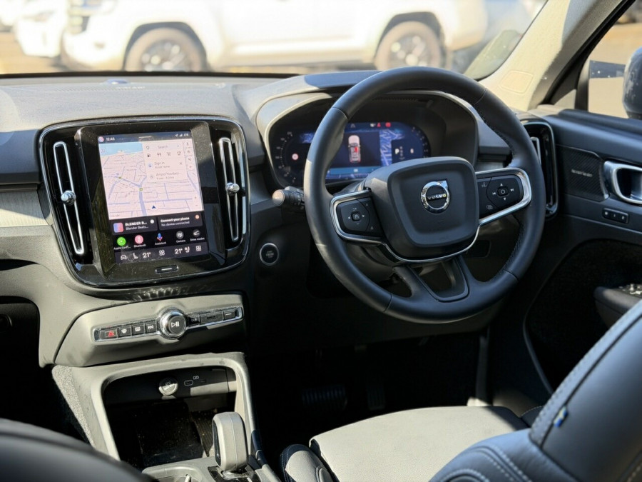 2025 Volvo XC40 XZ Plus B4 SUV Image 11